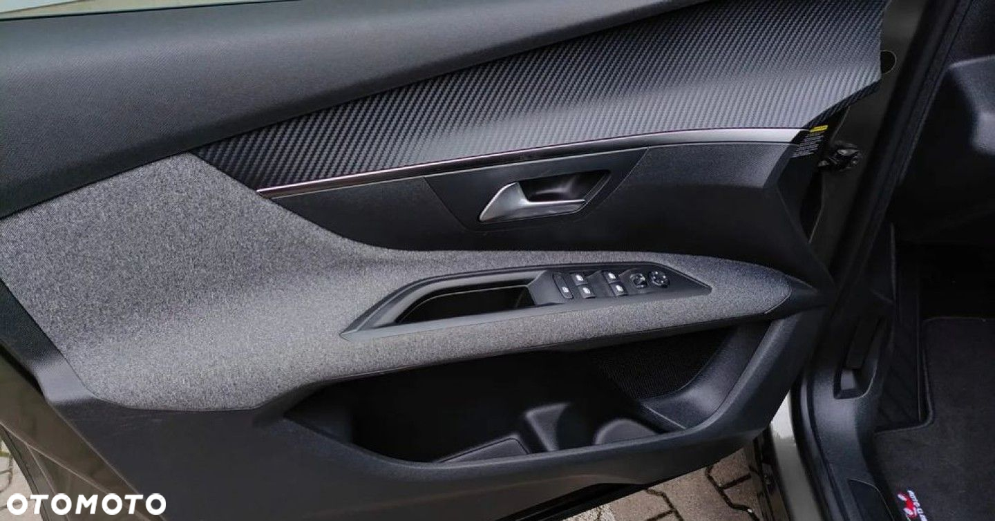 Peugeot 5008 - 8
