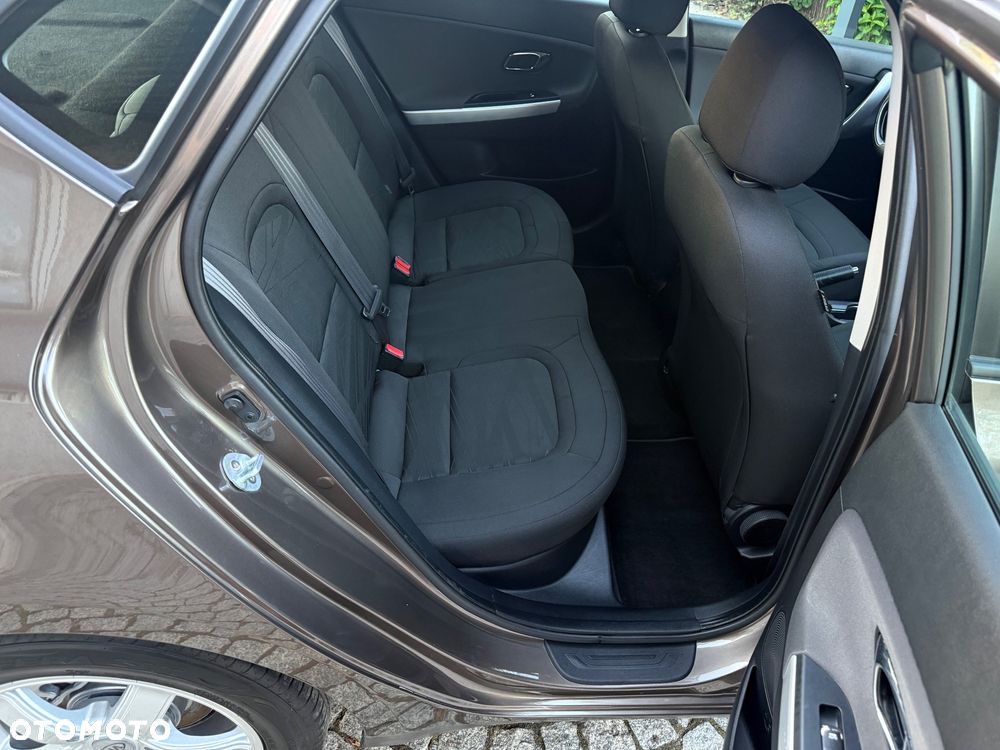 Kia Ceed 1.4 CVVT Dream Team Edition - 34