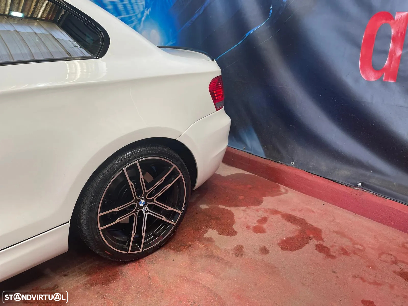BMW 123 d Coupe Aut. Limited Edition Lifestyle c/ M Sport Pack - 26
