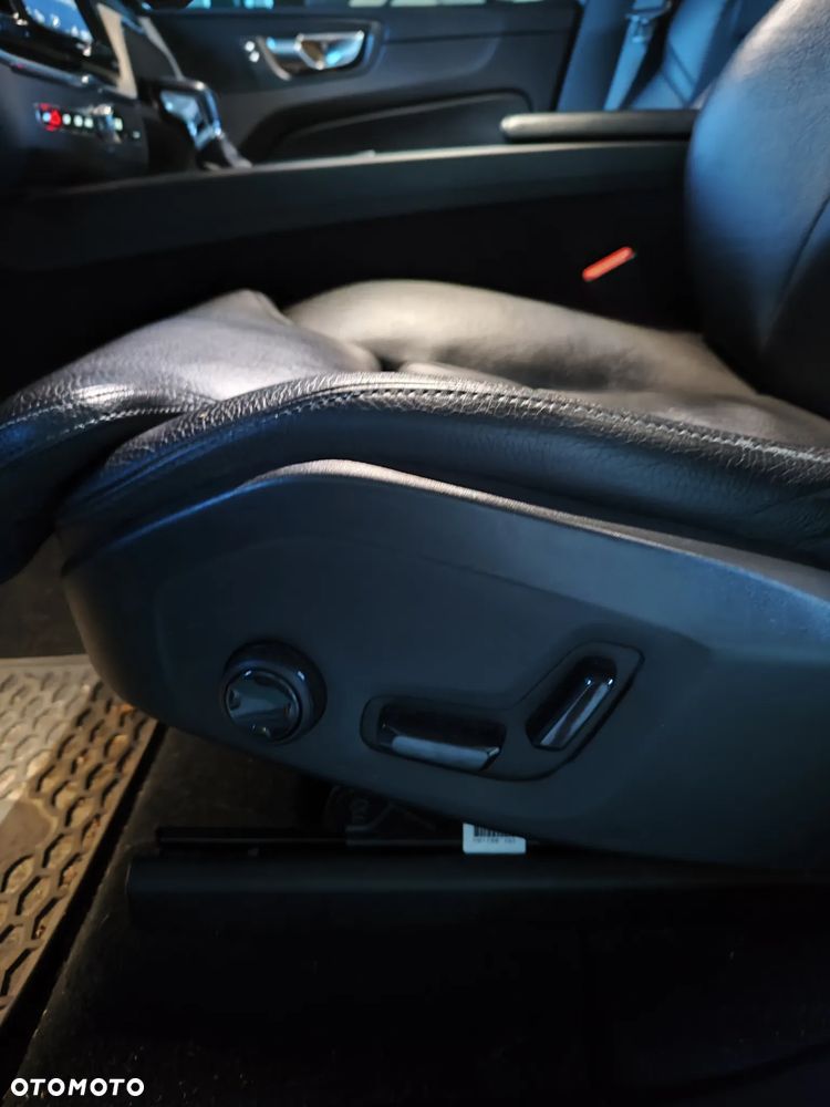 Volvo XC 60 T6 AWD Inscription - 24