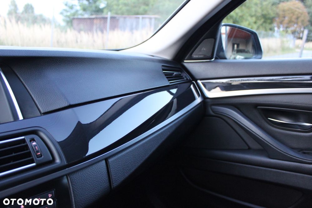 BMW Seria 5 530d xDrive - 29