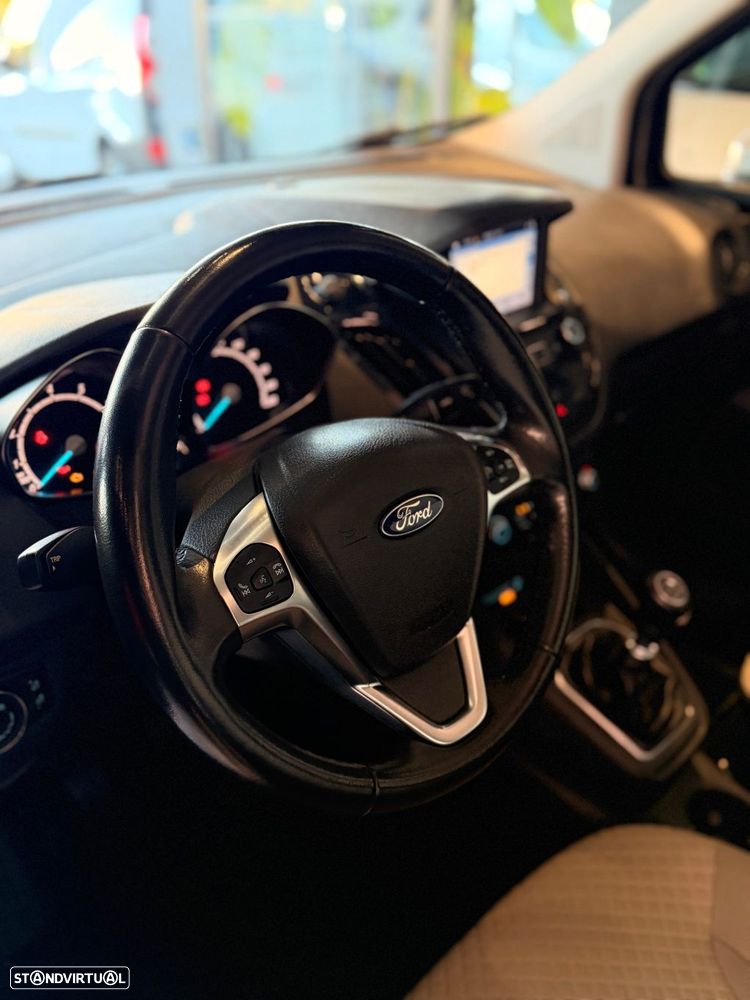 Ford Tourneo Courier 1.0 EcoBoost Titanium - 16