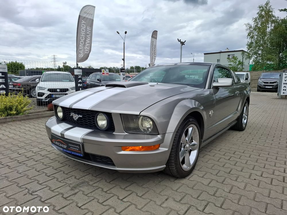 Ford Mustang - 4