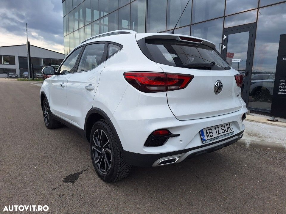 MG ZS - 3