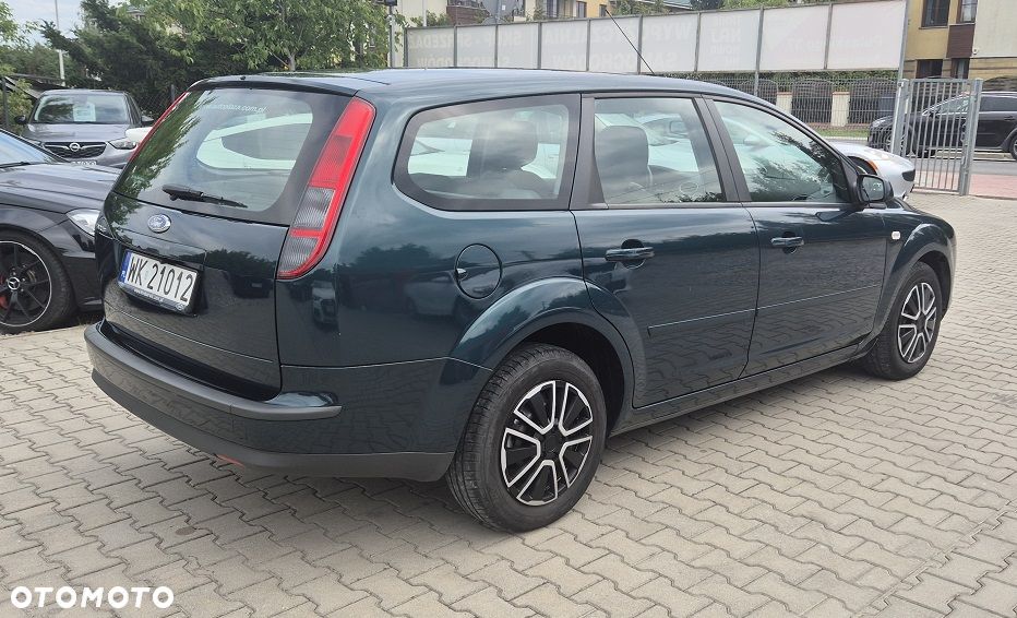 Ford Focus 1.6 Trend + - 4