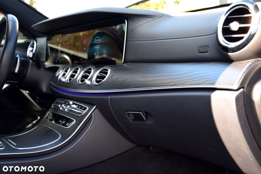 Mercedes-Benz Klasa E 220 d 4-Matic AMG - 26