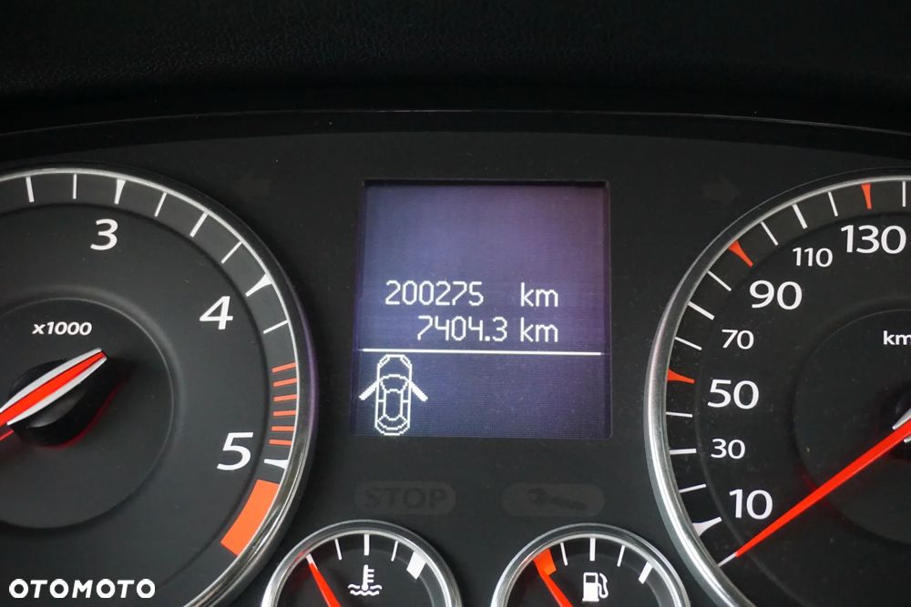 Renault Laguna V6 dCi 235 FAP GT - 28