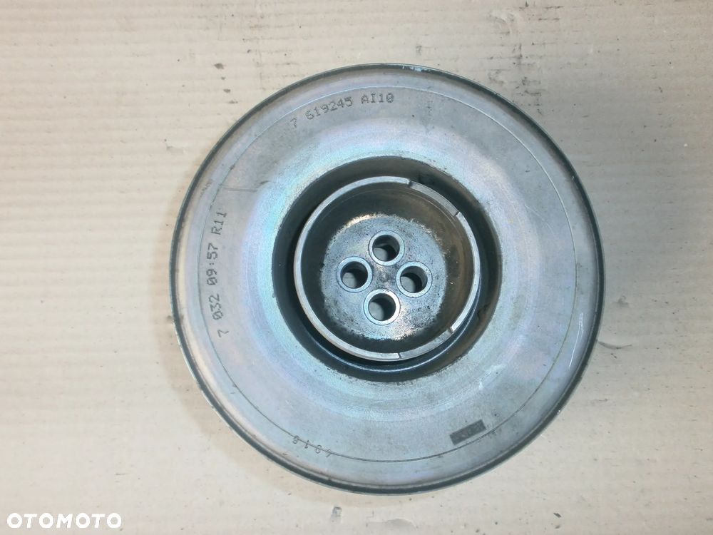 Koło pasowe drgań BMW B47 7619245 - 2