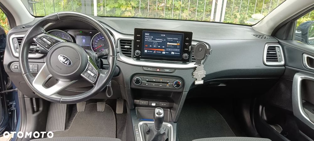 Kia Ceed 1.6 CRDi mHEV M - 11