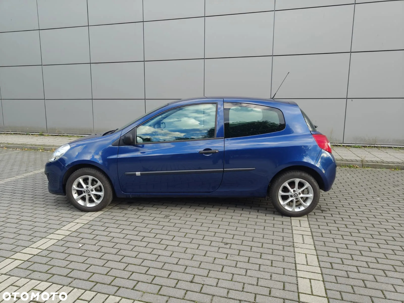 Renault Clio 1.2 16V 75 Collection - 9