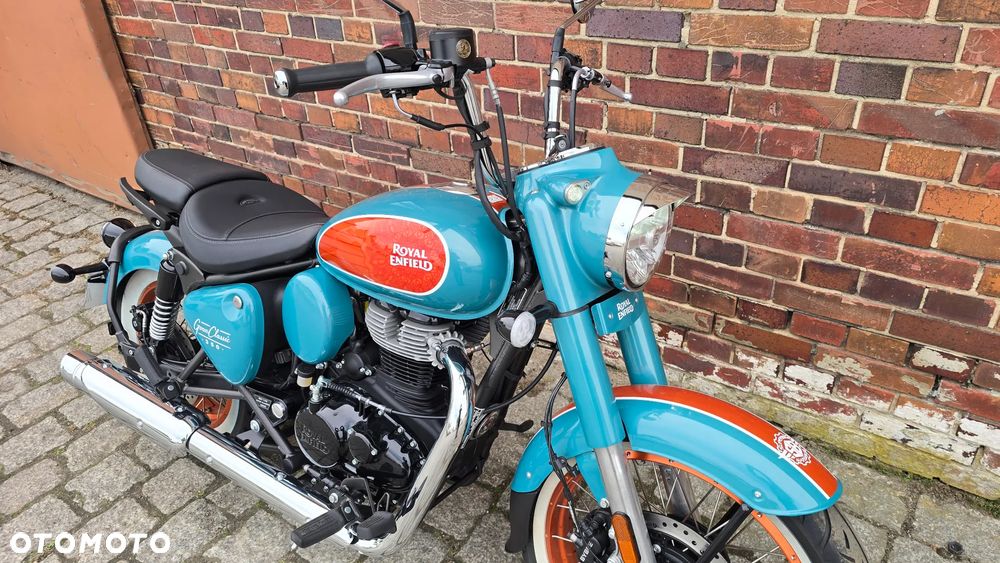 Royal Enfield Classic - 22