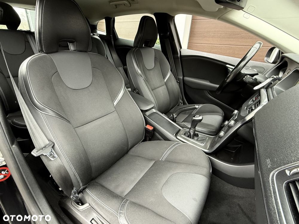 Volvo V40 D2 Drive-E Momentum - 27