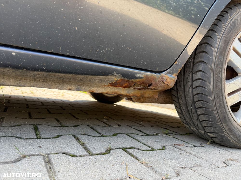 Ford Fusion 1.6 Ghia - 11