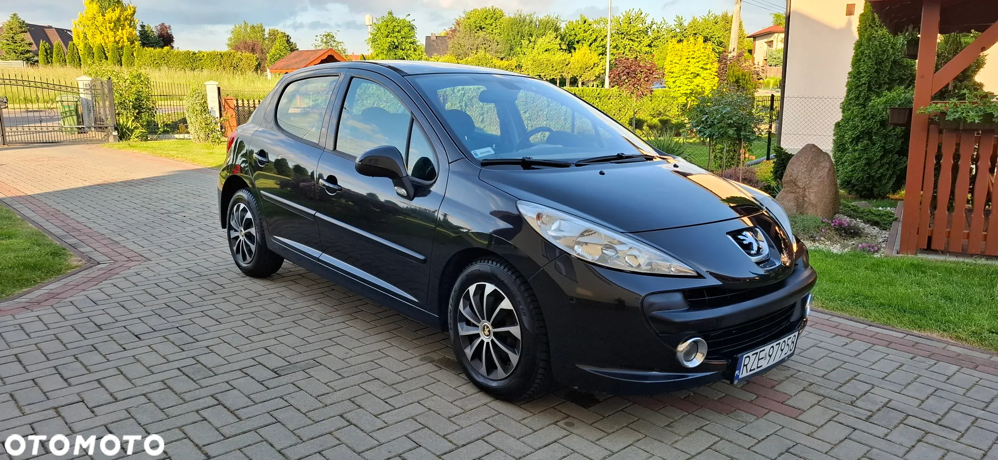 Peugeot 207 1.4 16V Presence - 2