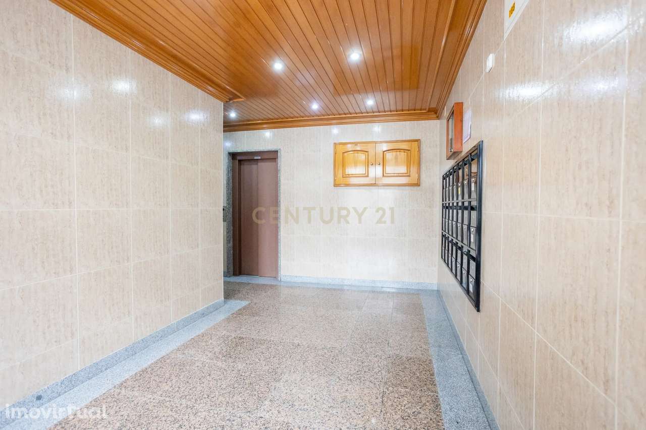 Apartamento T3+1 duplex em Casal de Cambra - Grande imagem: 5/44