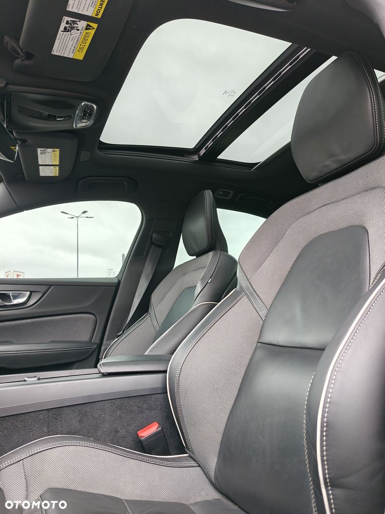Volvo S60 B5 B AWD R-Design - 12