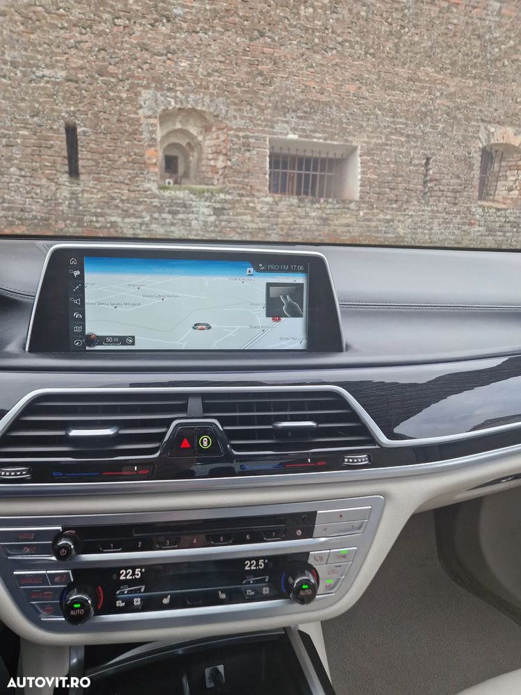 BMW Seria 7 740e iPerformance - 13