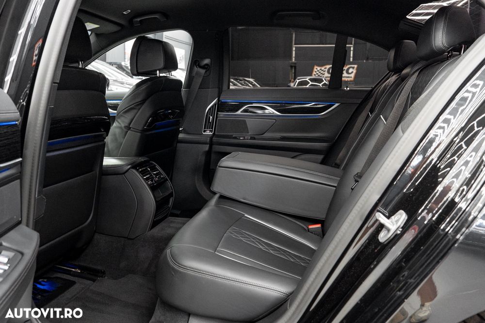 BMW Seria 7 730d MHEV - 18