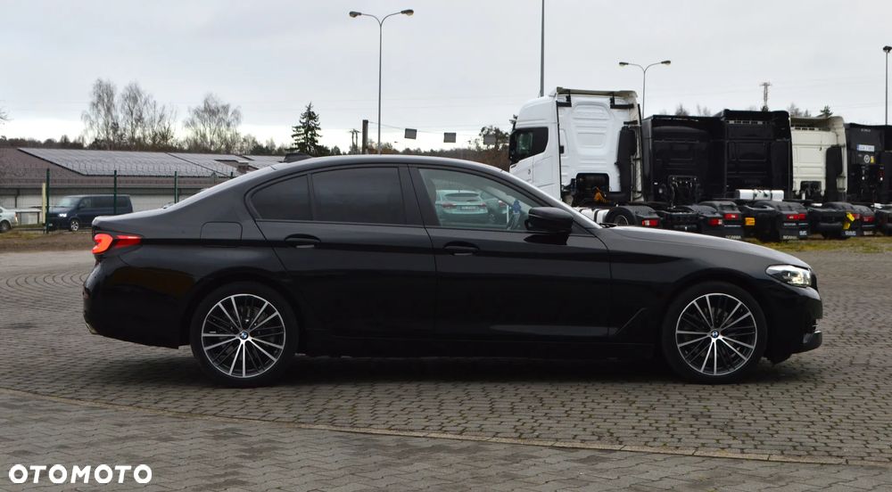 BMW Seria 5 518d Business Edition sport - 8