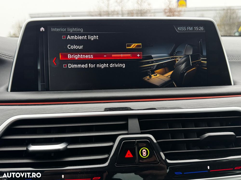 BMW Seria 7 730d xDrive - 32