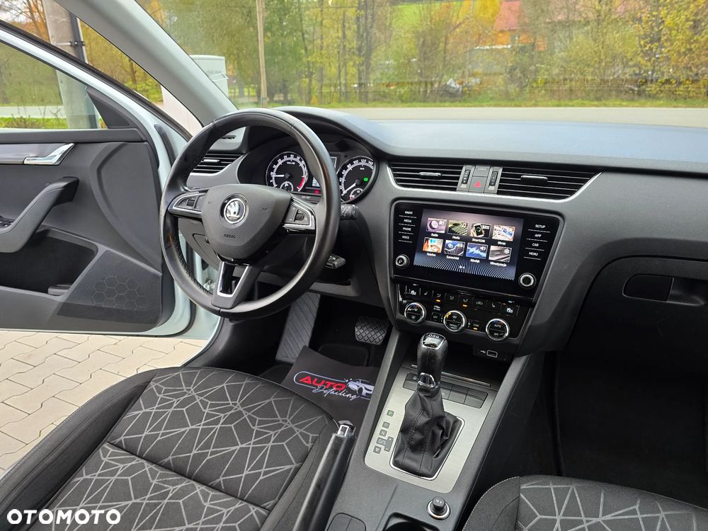 Skoda Octavia Combi 2.0 TDI DSG Clever - 15