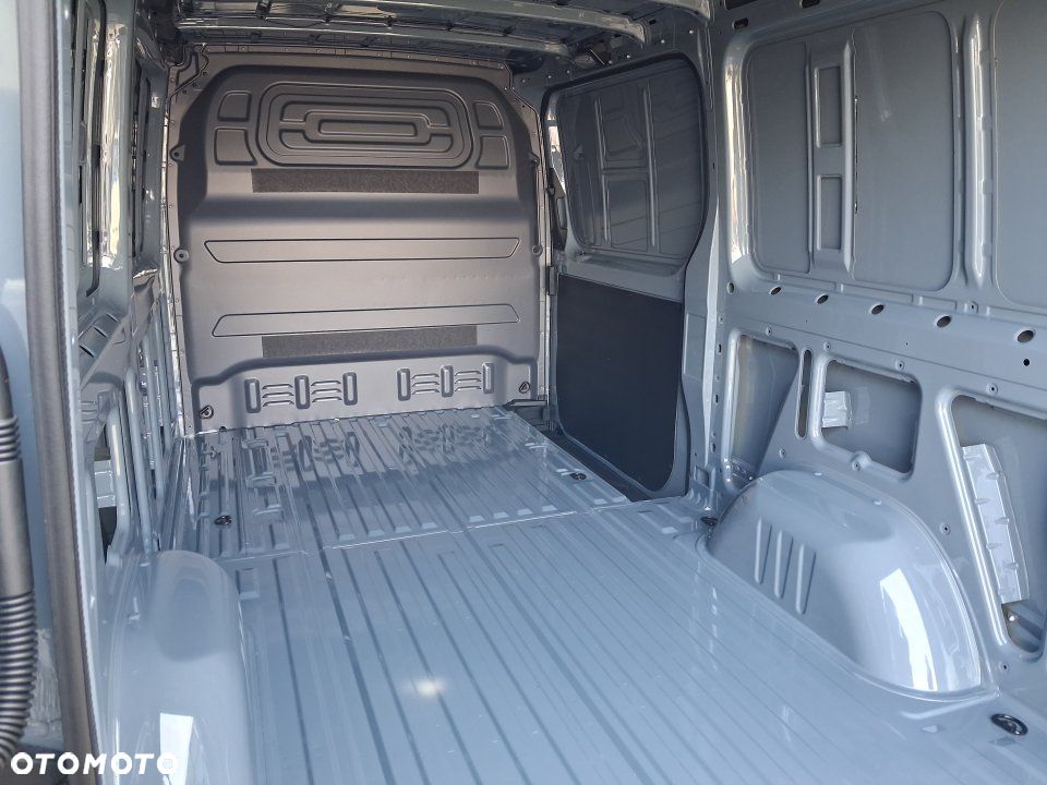 Mercedes-Benz Sprinter - 12