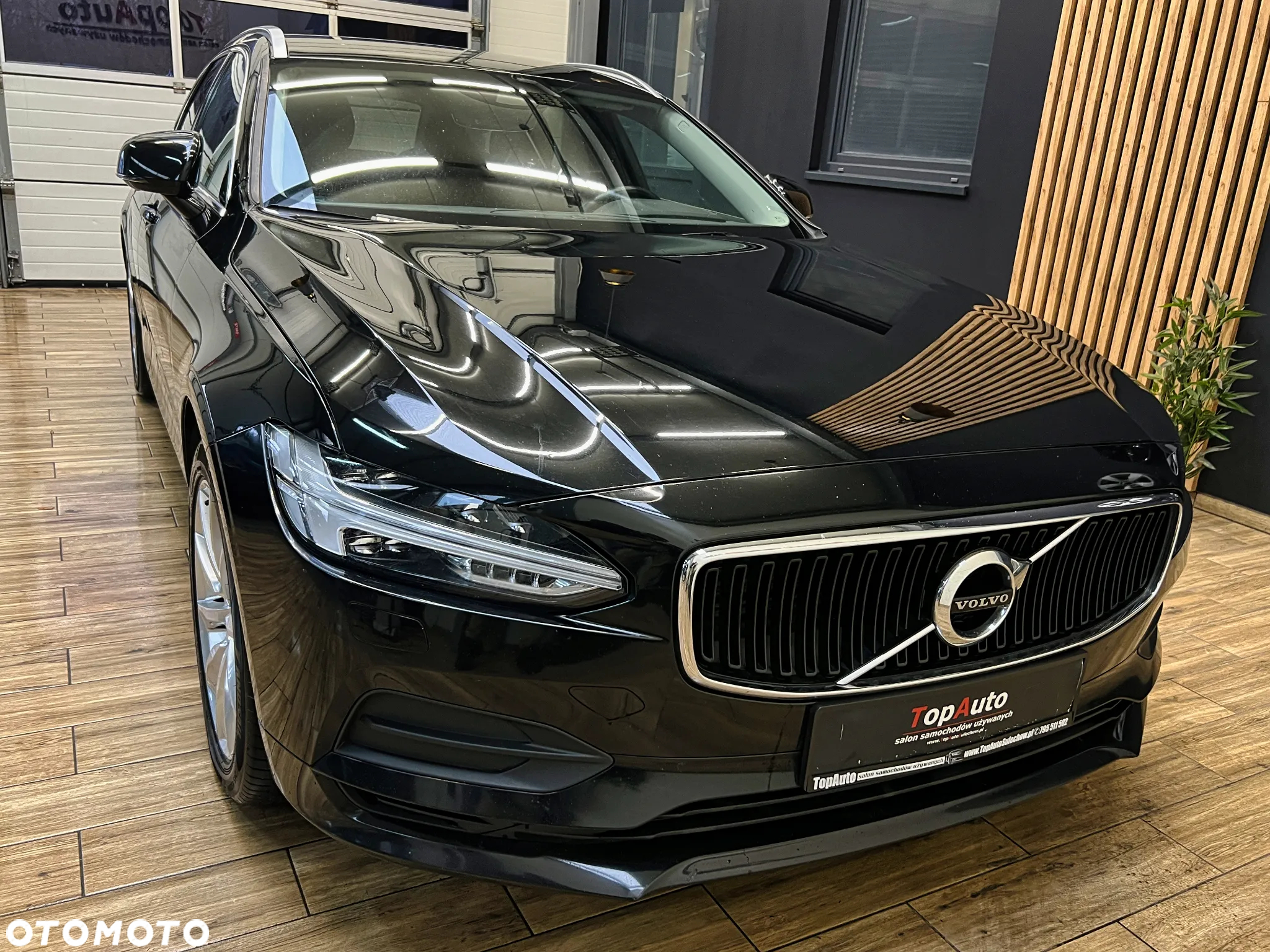 Volvo V90 D4 Momentum Pro - 4