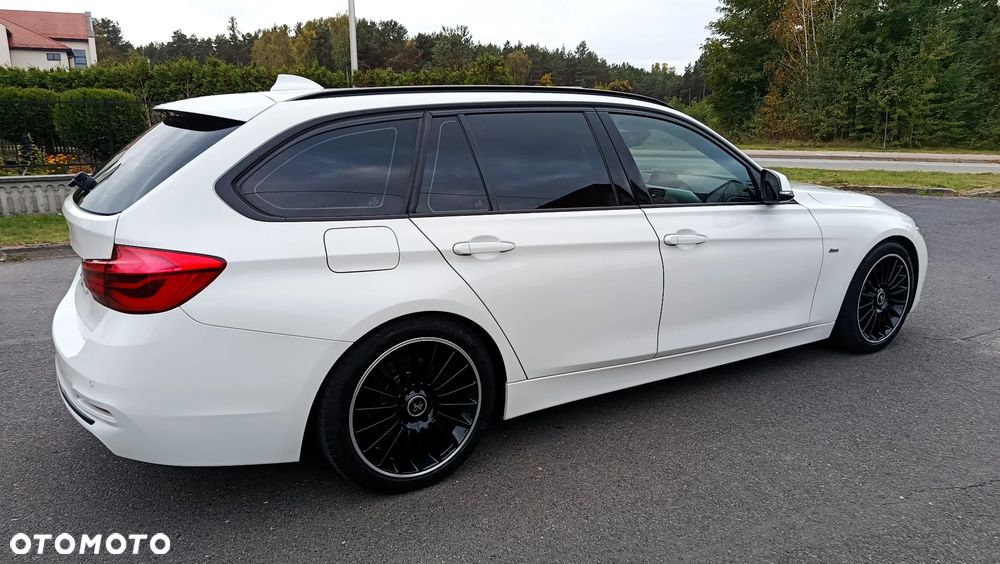 BMW Seria 3 320d Sport - 28