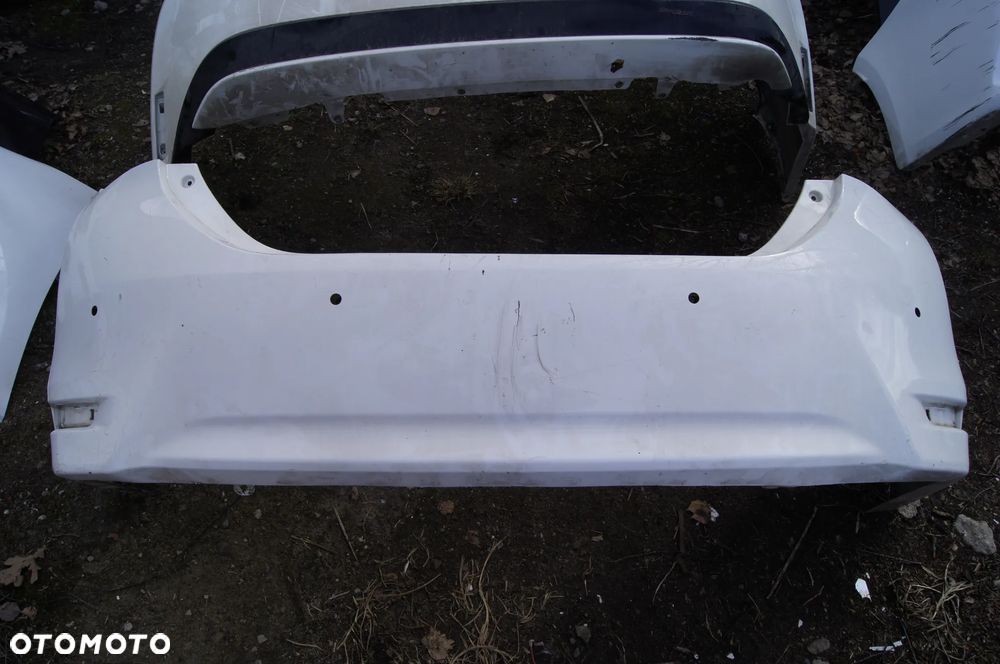 TOYOTA COROLLA E16 E18 SEDAN 12- ZDERZAK TYLNY TYŁ - 1