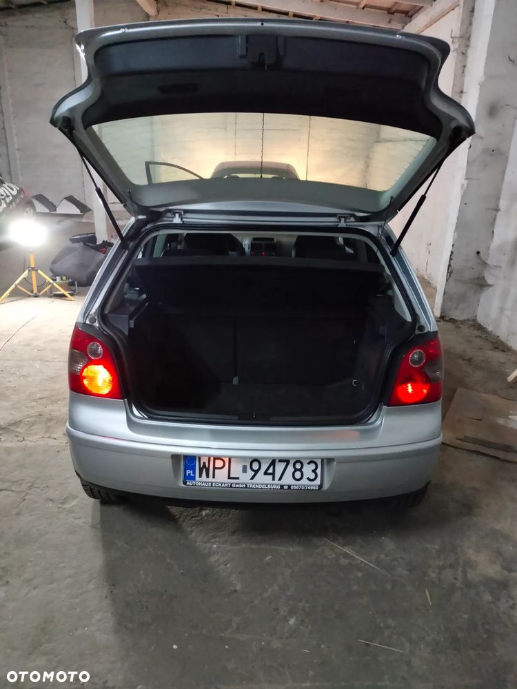 Volkswagen Polo 1.4 16V Comfortline - 8