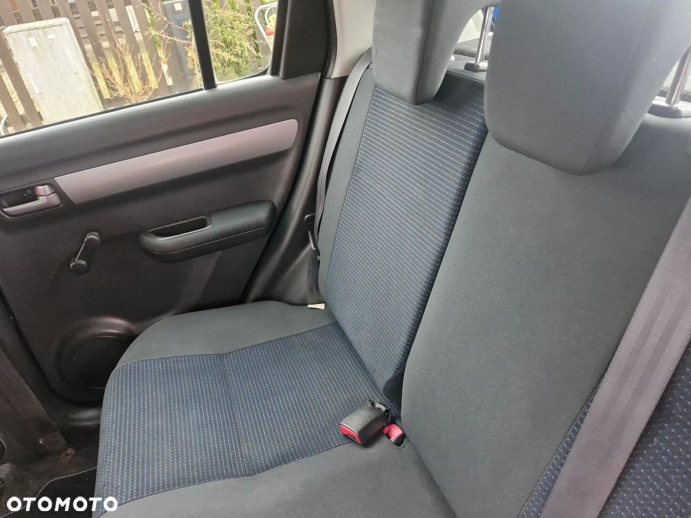 Suzuki Swift 1.3 Sakura - 32