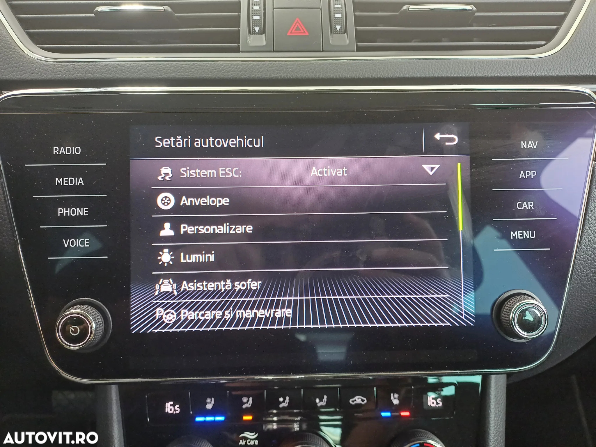 Skoda Superb Combi 2.0 TDI 4X4 DSG Laurin & Klement - 16