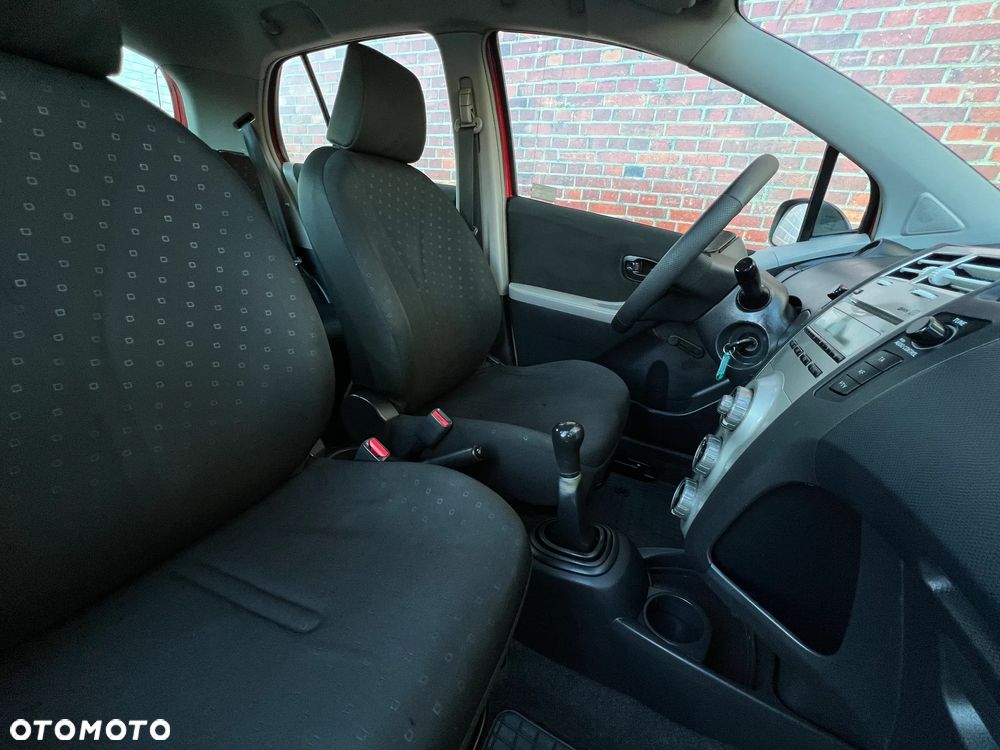 Toyota Yaris - 15