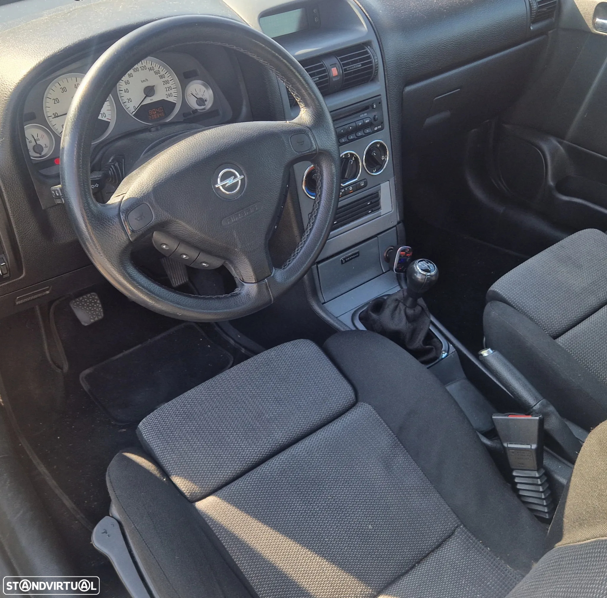 Opel Astra Coupe 1.8 16V - 11