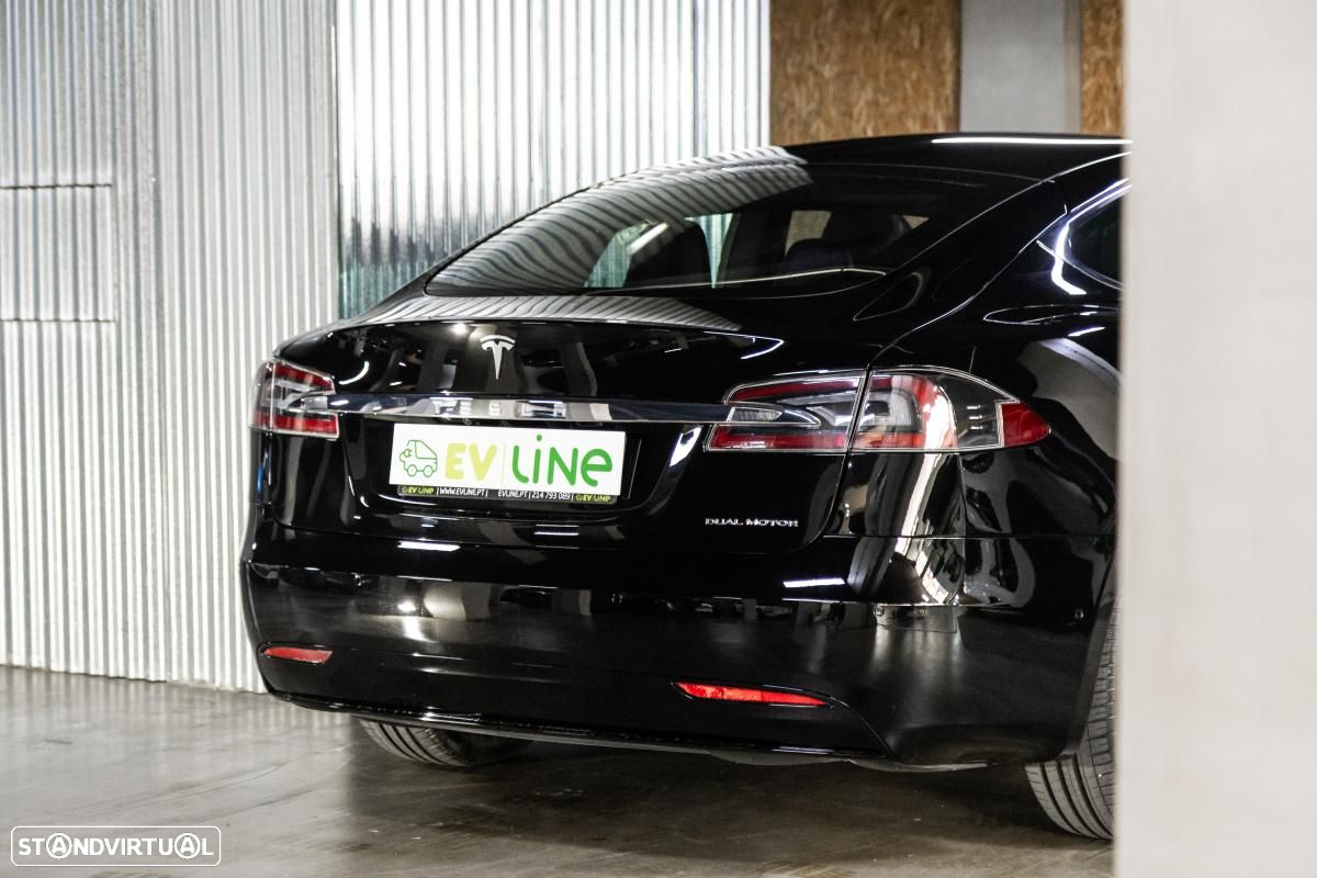 Tesla Model S - 15