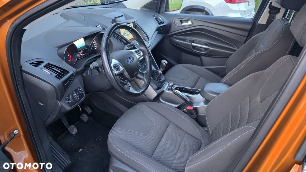 Ford Kuga 2.0 TDCi 2x4 Titanium - 14