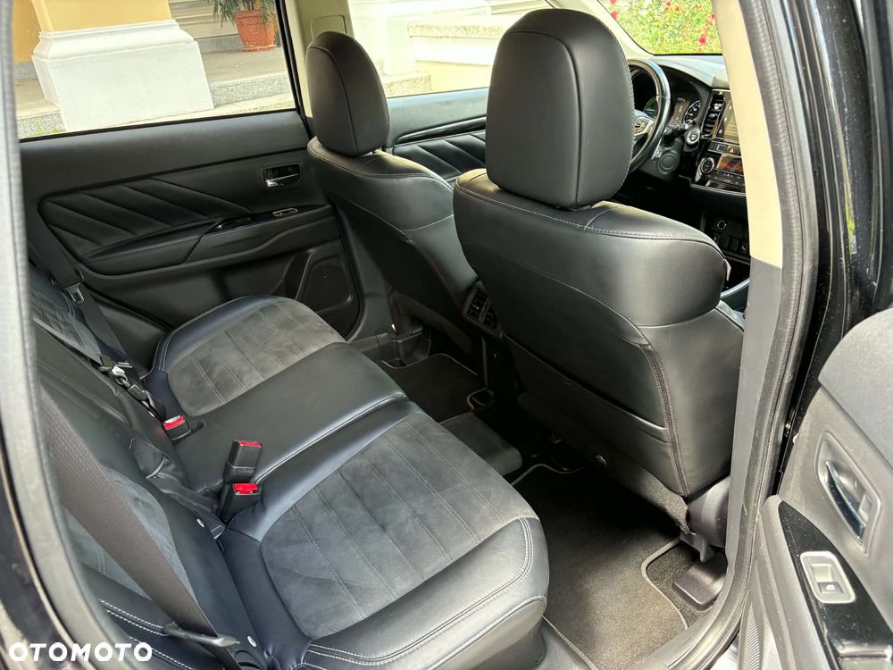 Mitsubishi Outlander - 18