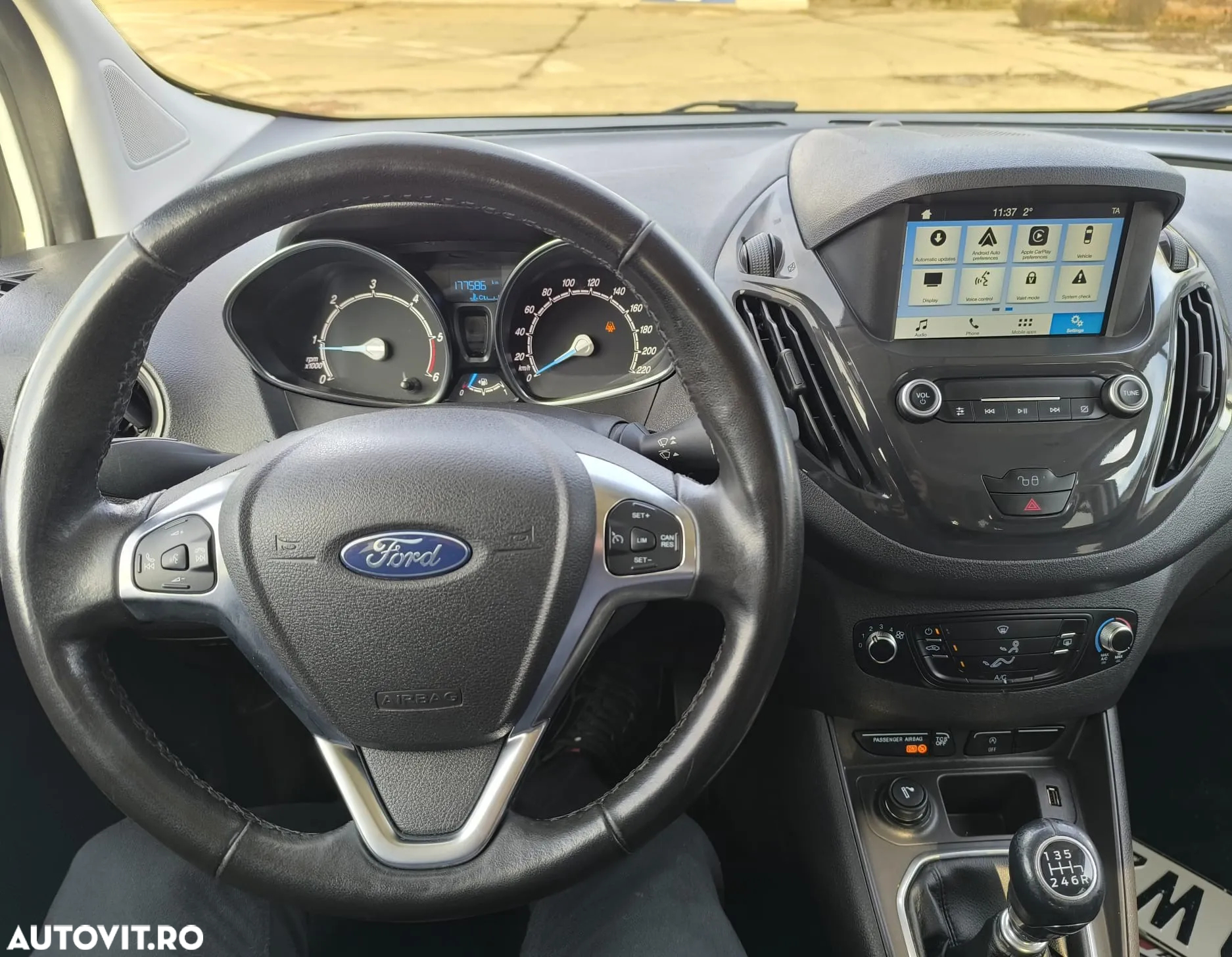 Ford Tourneo Courier 1.5 TDCi Titanium - 16