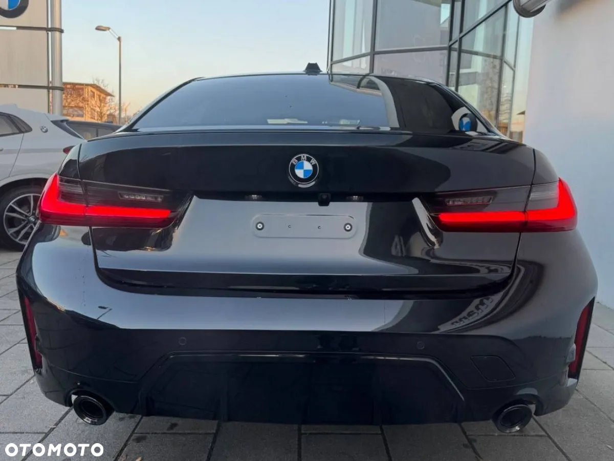 BMW Seria 3 330i xDrive M Sport - 4