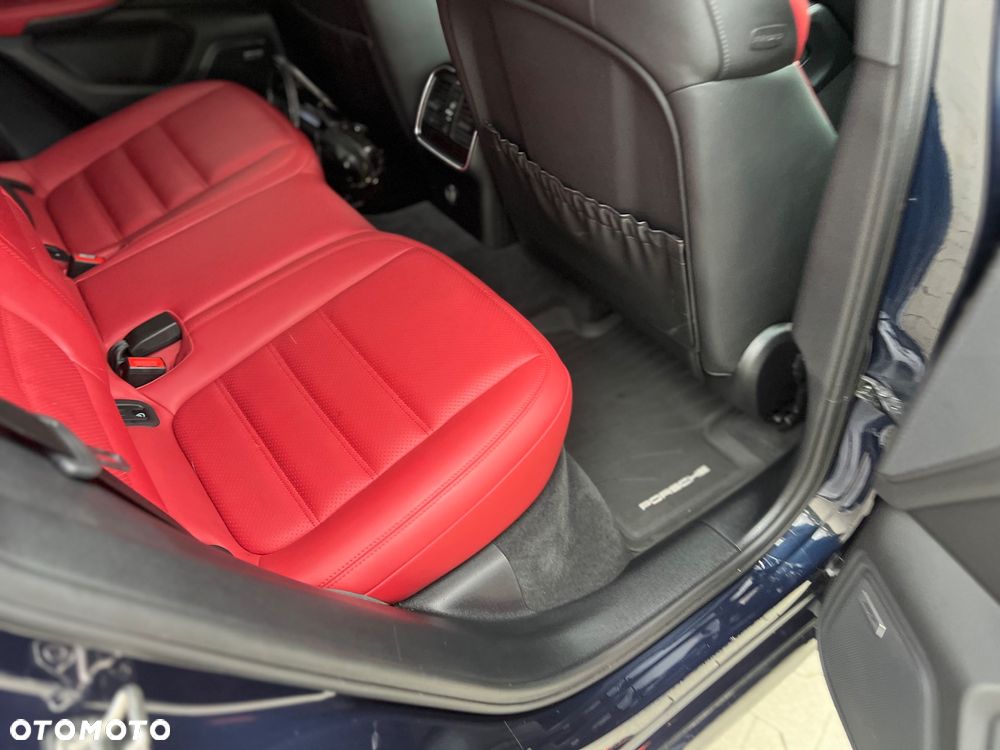 Porsche Macan - 25