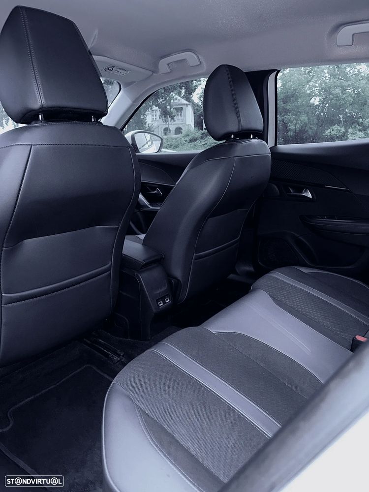 Peugeot e-2008 Allure Pack - 12
