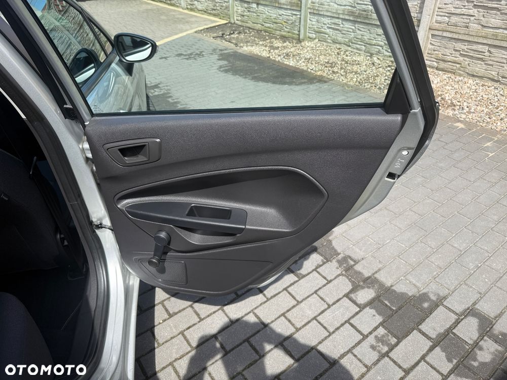 Ford Fiesta - 15