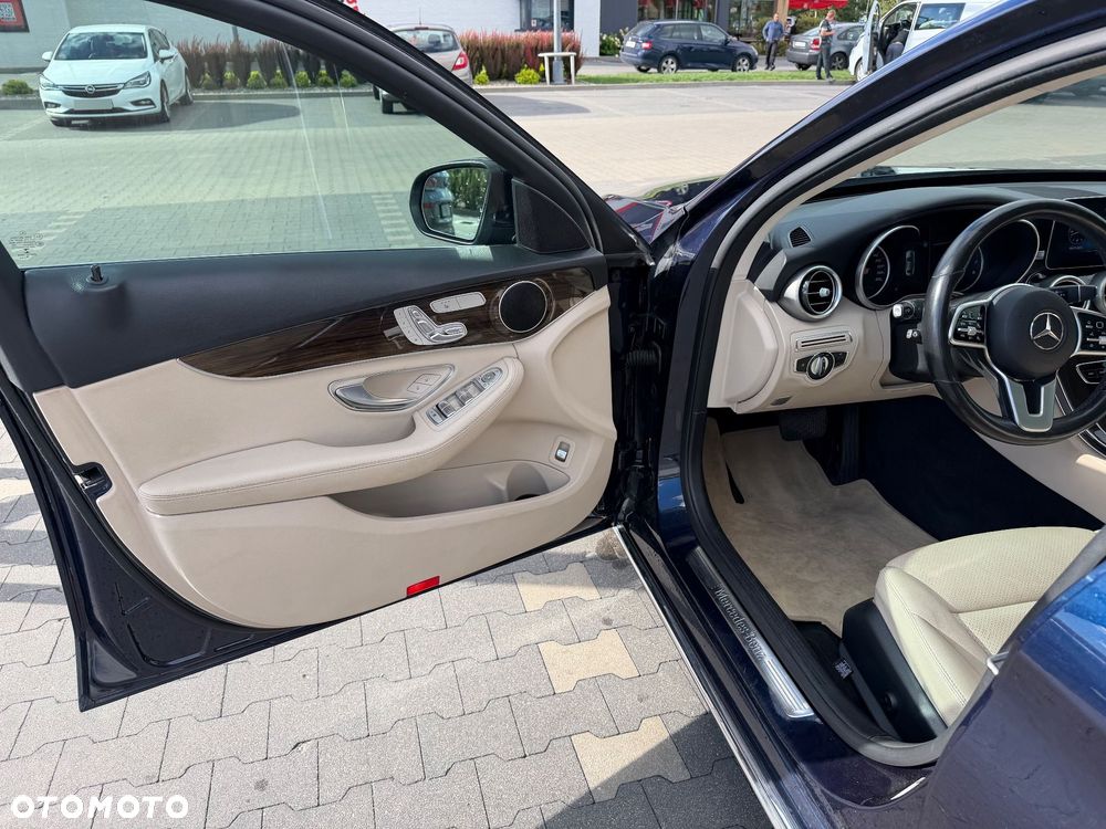 Mercedes-Benz Klasa C 300 4MATIC 9G-TRONIC - 6