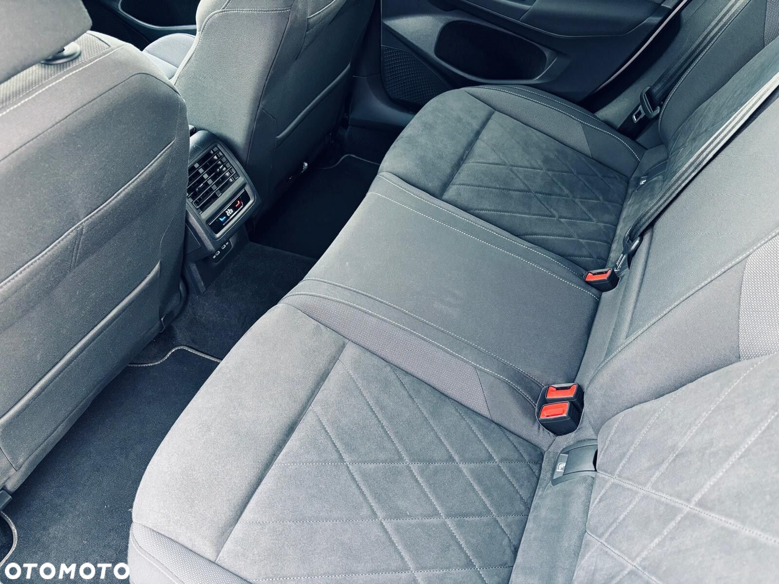 Volkswagen Golf - 16