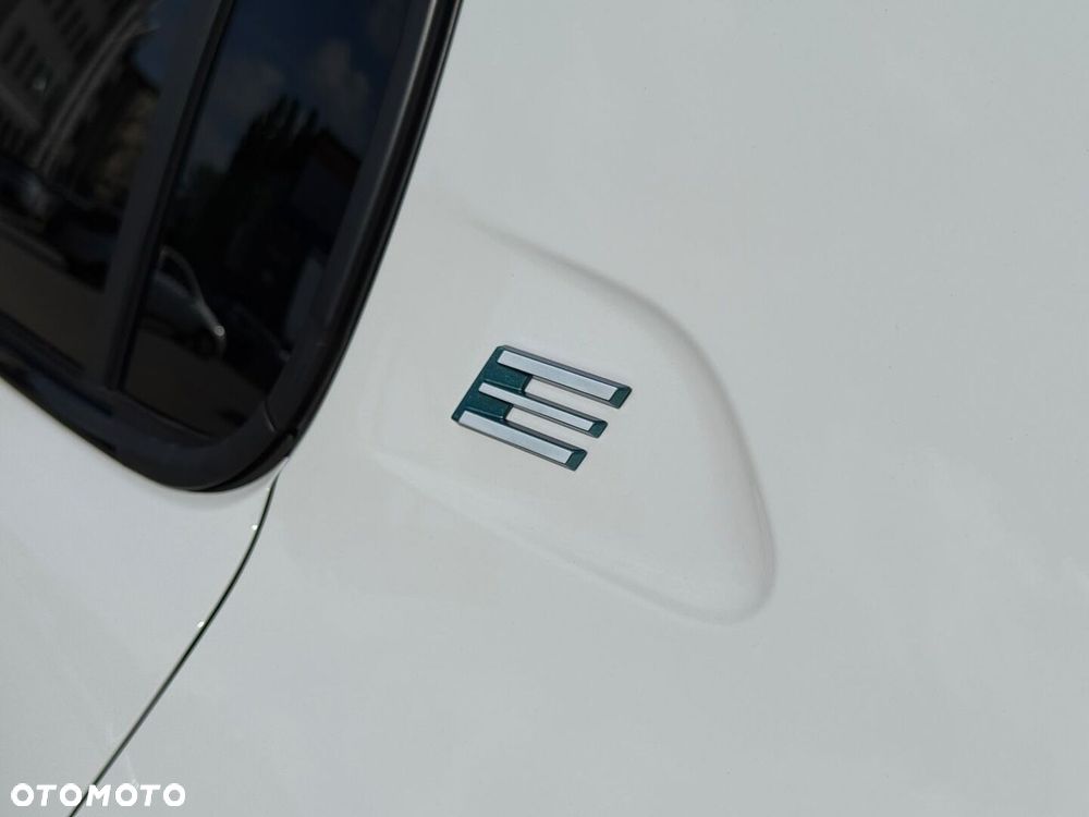 Peugeot 208 - 12
