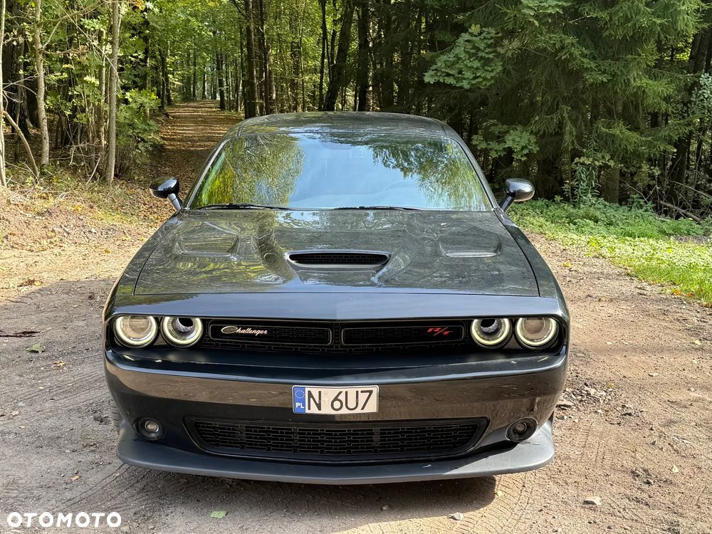 Dodge Challenger 6.4 Scat Pack - 11