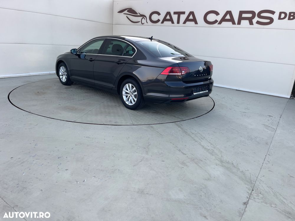 Volkswagen Passat - 10