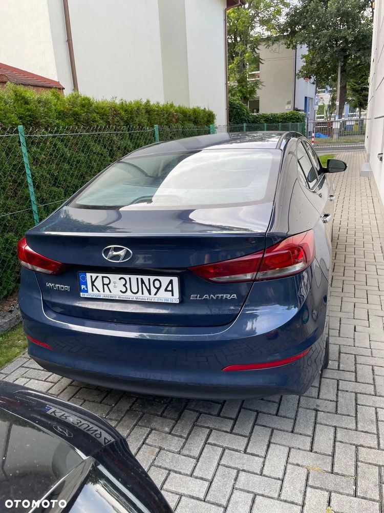 Hyundai Elantra 1.6 Comfort - 5
