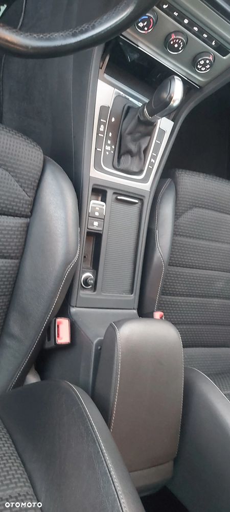 Volkswagen Golf 2.0 BlueTDI DSG Comfortline - 23