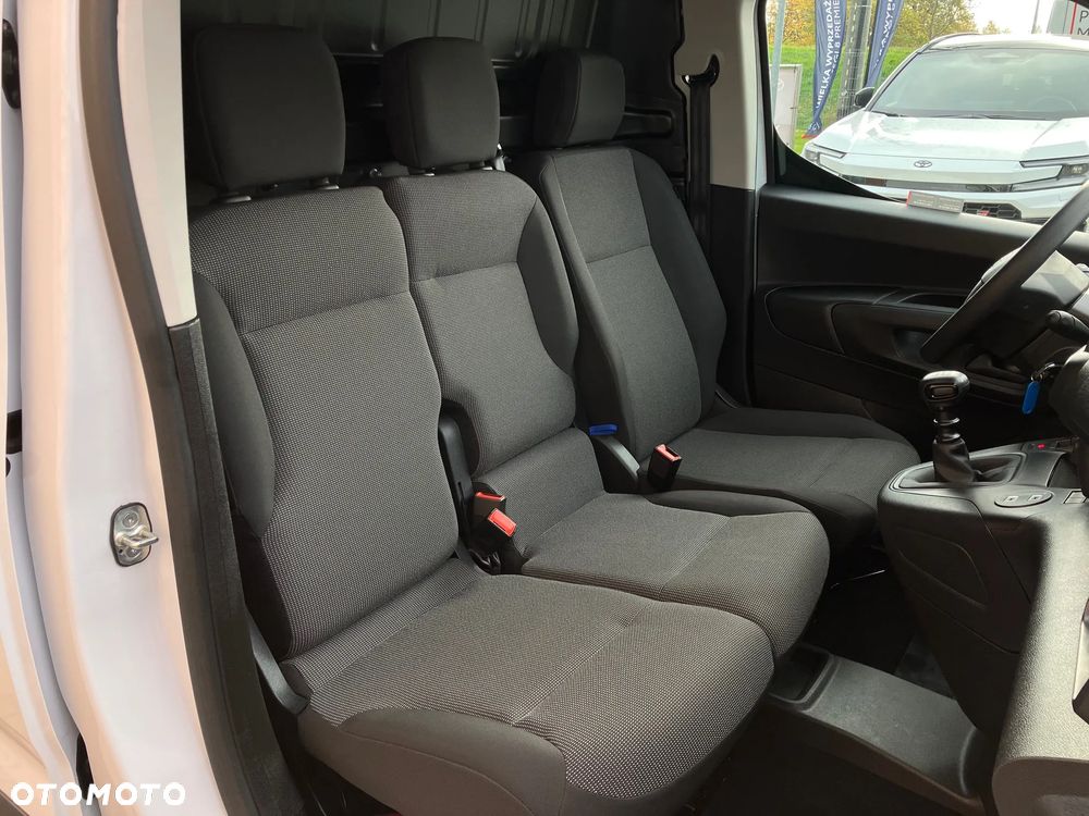 Toyota Proace City 1.5 D-4D Long 2,4t Active - 23